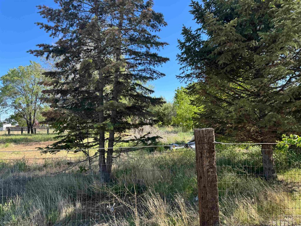 1179 E 8th S, Mountain Home, ID 83647