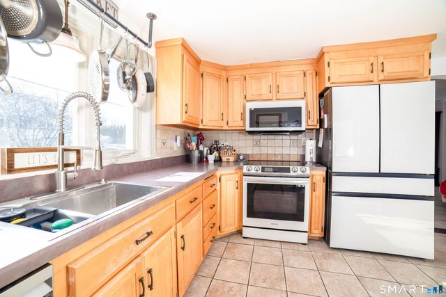 36 Weybosset Street, Shelton, CT 06484