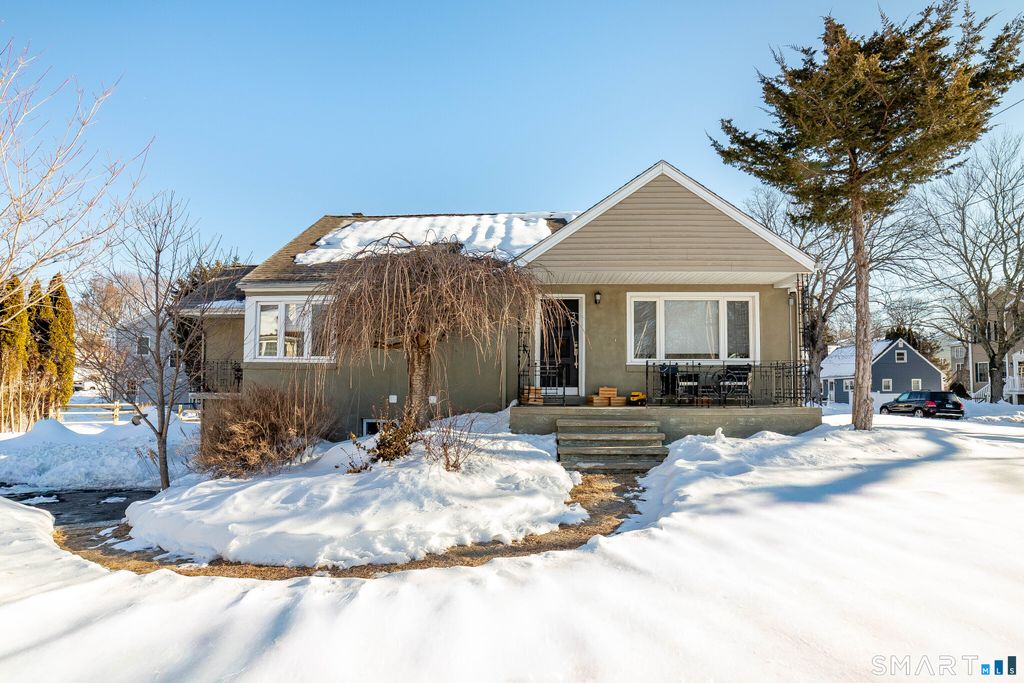 36 Weybosset Street, Shelton, CT 06484