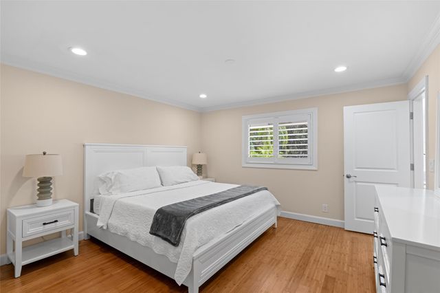 15555 Hawker Ln, Wellington, FL 33414