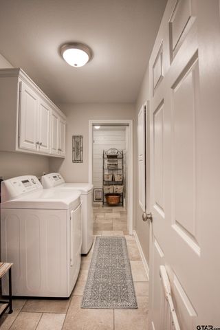 402 Shadow Wood Dr, Palestine, TX 75801