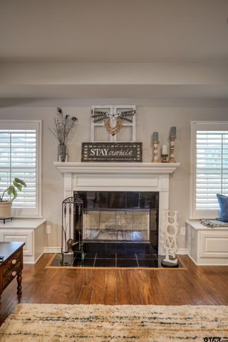 402 Shadow Wood Dr, Palestine, TX 75801