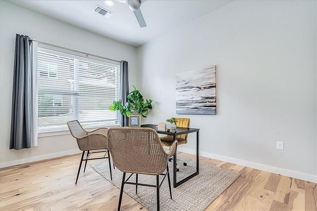 3913 Valley View RD B, Austin, TX 78704