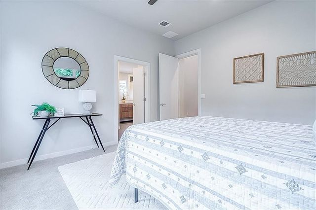 3913 Valley View RD B, Austin, TX 78704