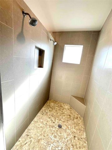 3913 Valley View RD B, Austin, TX 78704