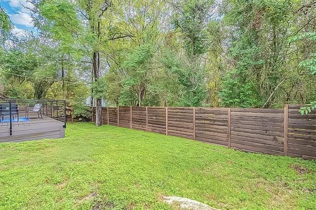 3913 Valley View RD B, Austin, TX 78704