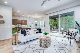 3913 Valley View RD B, Austin, TX 78704