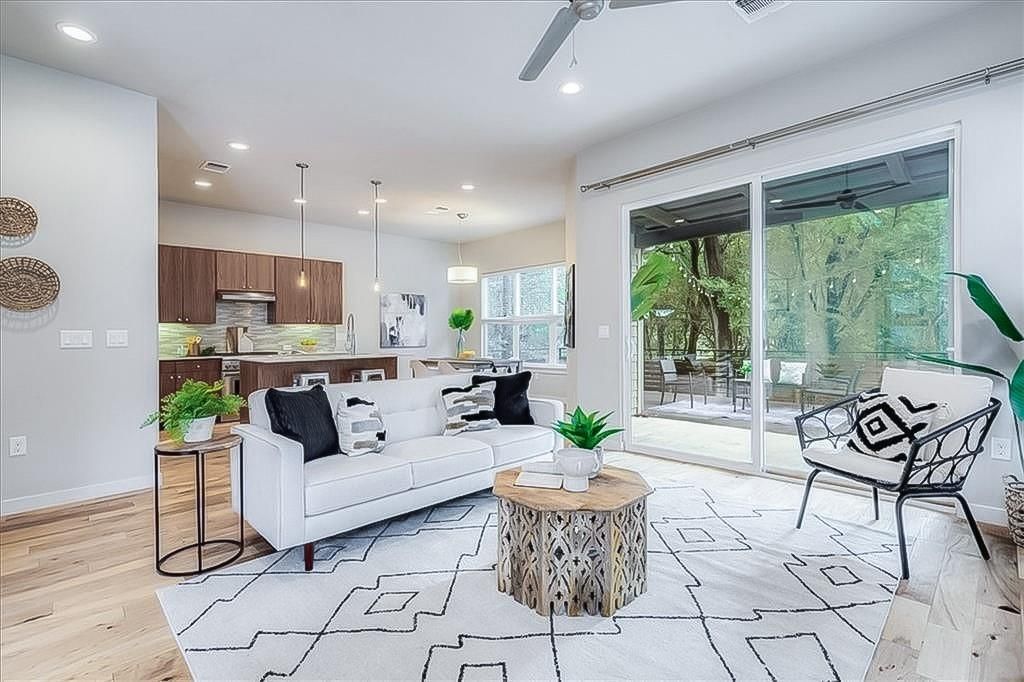 3913 Valley View RD B, Austin, TX 78704