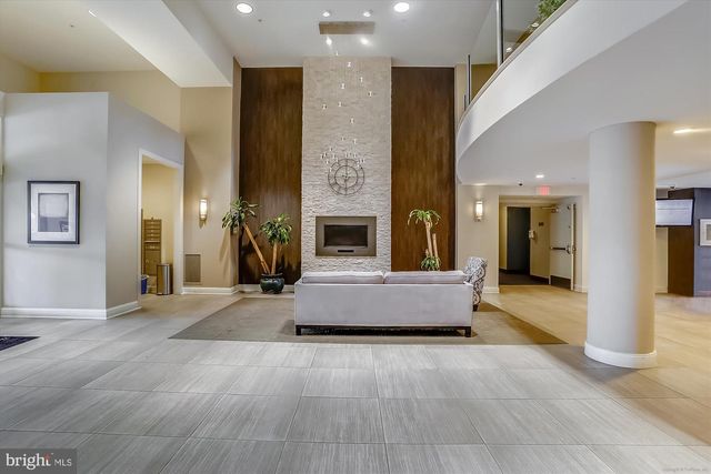 6301 EDSALL RD #109, Alexandria, VA 22312