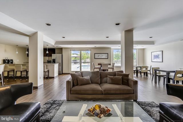 6301 EDSALL RD #109, Alexandria, VA 22312