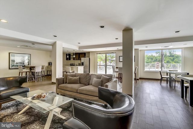 6301 EDSALL RD #109, Alexandria, VA 22312