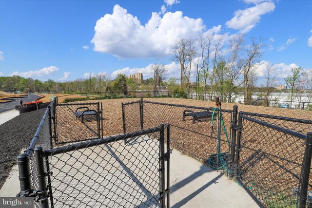 6301 EDSALL RD #109, Alexandria, VA 22312