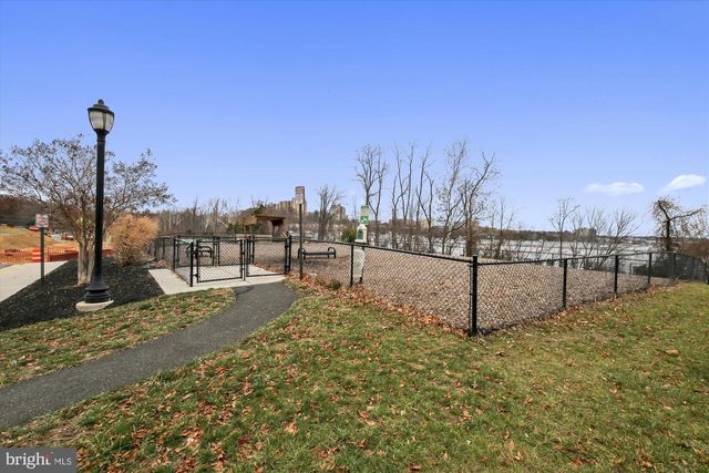 6301 EDSALL RD #109, Alexandria, VA 22312