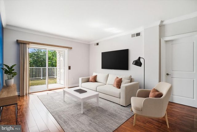 6301 EDSALL RD #109, Alexandria, VA 22312