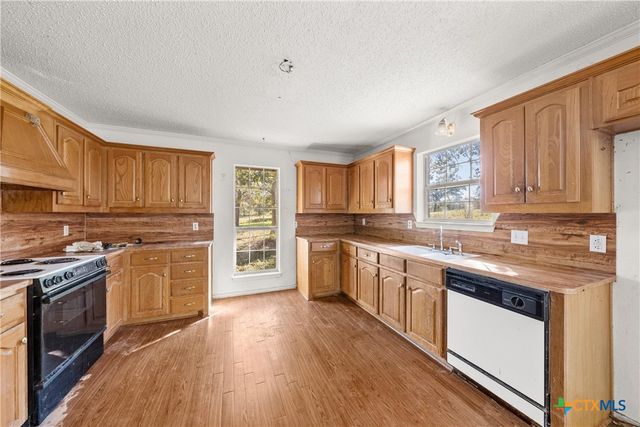 1009 County Road 412, Chilton, TX 76632