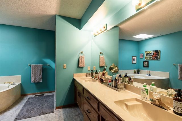 28 Elizabeth Drive, Bella Vista, AR 72715