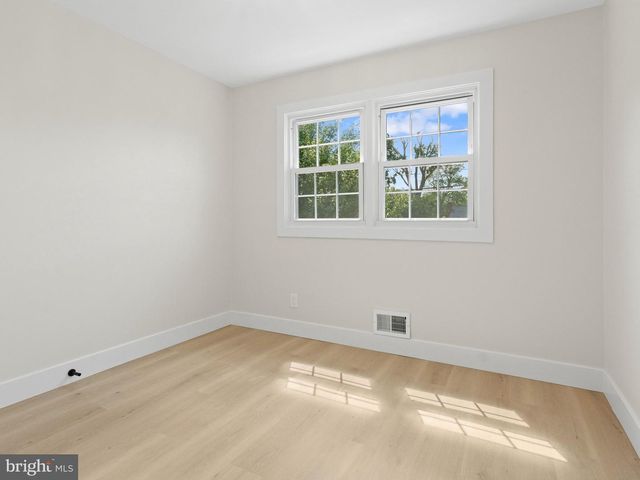 1912 SUSSEX AVE, Cherry Hill, NJ 08003