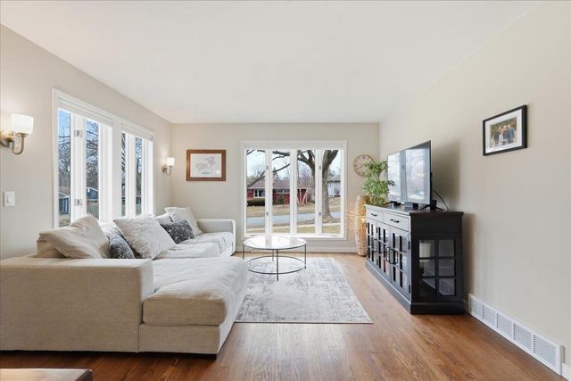 5017 Holiday Drive, Madison, WI 53711