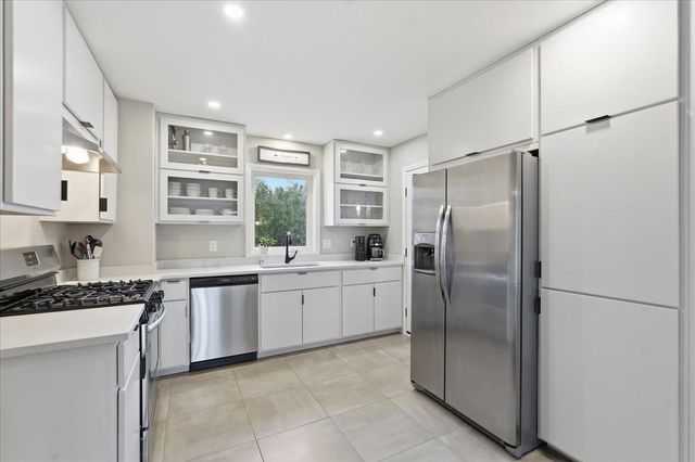 5017 Holiday Drive, Madison, WI 53711