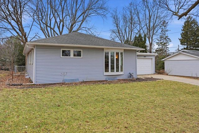 5017 Holiday Drive, Madison, WI 53711