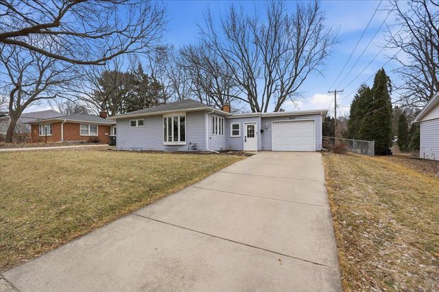 5017 Holiday Drive, Madison, WI 53711