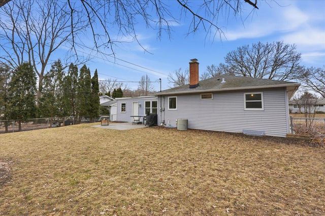 5017 Holiday Drive, Madison, WI 53711