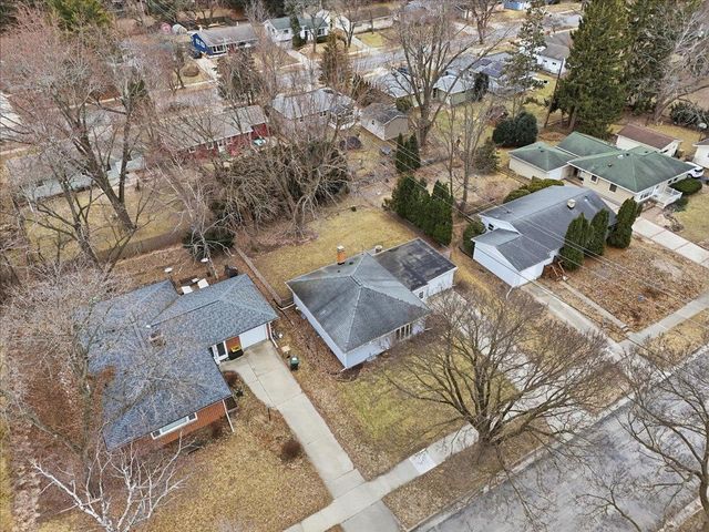 5017 Holiday Drive, Madison, WI 53711