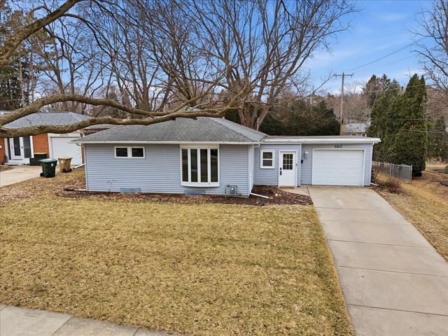 5017 Holiday Drive, Madison, WI 53711
