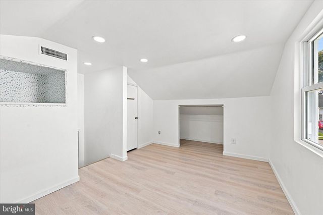 2211 RHONDA RD, Broomall, PA 19008