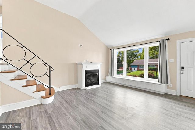 2211 RHONDA RD, Broomall, PA 19008