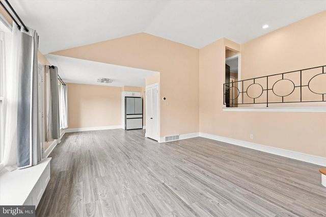 2211 RHONDA RD, Broomall, PA 19008