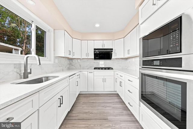 2211 RHONDA RD, Broomall, PA 19008