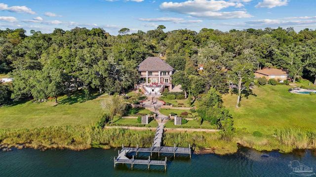 835 Tanglewood Dr, Pensacola, FL 32503