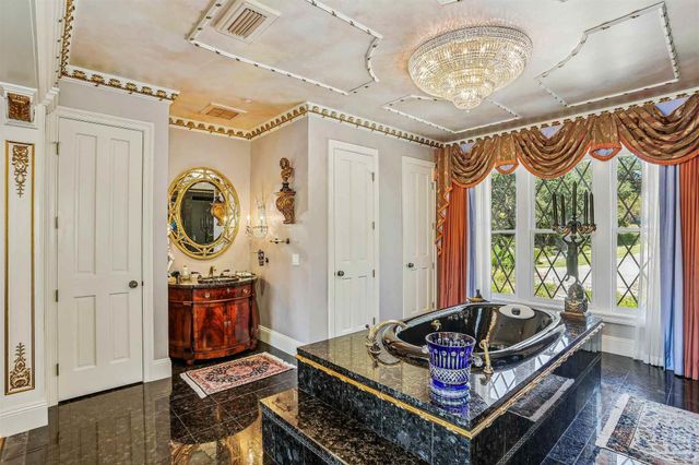 835 Tanglewood Dr, Pensacola, FL 32503