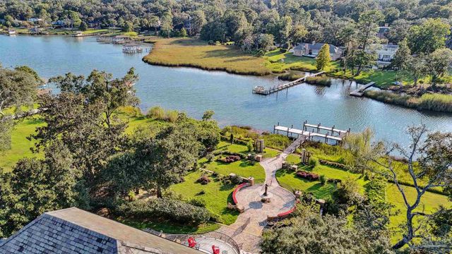 835 Tanglewood Dr, Pensacola, FL 32503