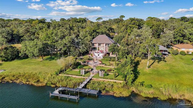 835 Tanglewood Dr, Pensacola, FL 32503