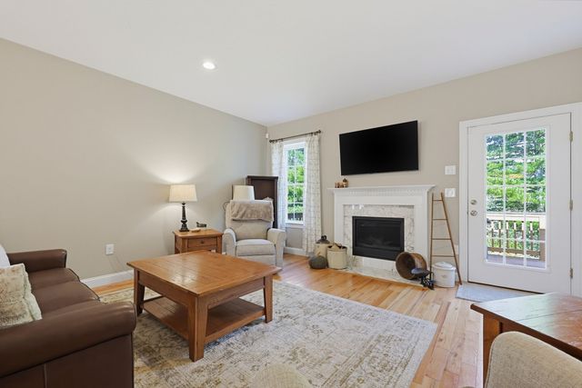 44 Beaver Pond Rd 44, Milford, MA 01757