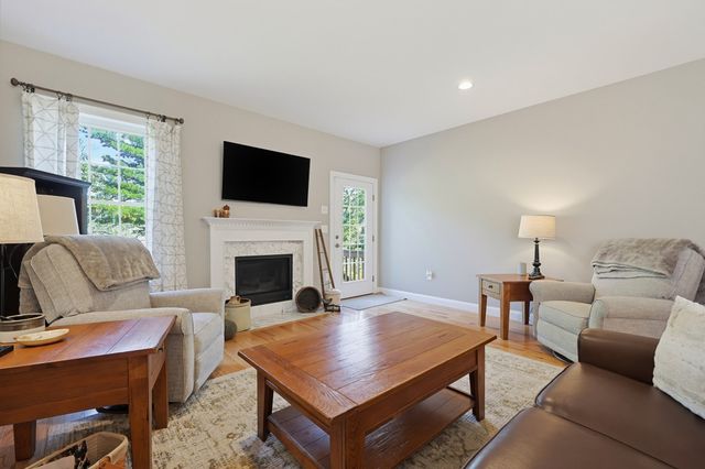 44 Beaver Pond Rd 44, Milford, MA 01757