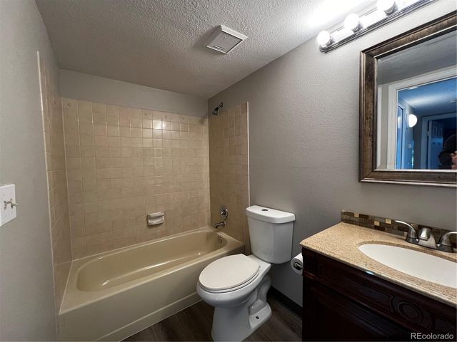 2575 S Syracuse Way M108, Denver, CO 80231