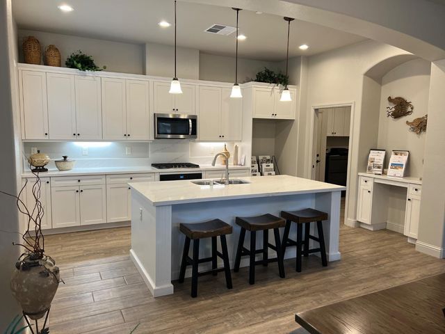 8683 N Verona Way, Hilmar, CA 95324