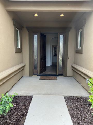 8683 N Verona Way, Hilmar, CA 95324