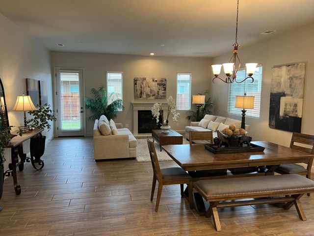 8683 N Verona Way, Hilmar, CA 95324