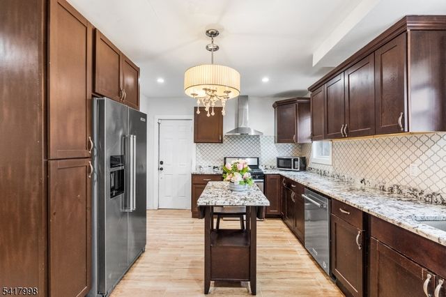 218 Muhlenberg Pl, Plainfield City, NJ 07060