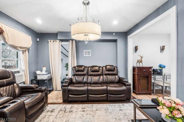 218 Muhlenberg Pl, Plainfield City, NJ 07060