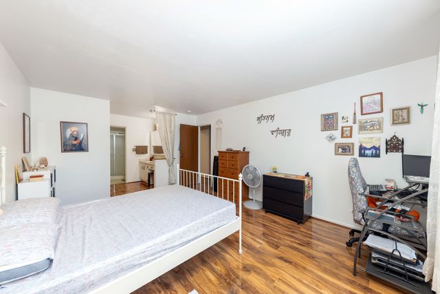 7525 Nantucket Drive 210, Darien, IL 60561