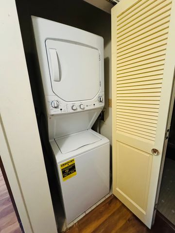 7525 Nantucket Drive 210, Darien, IL 60561