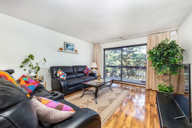 7525 Nantucket Drive 210, Darien, IL 60561