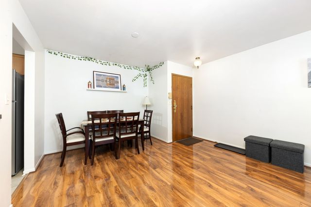 7525 Nantucket Drive 210, Darien, IL 60561