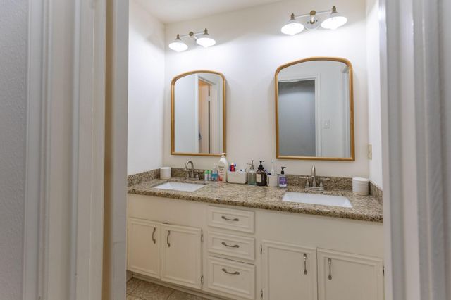 5711 Olympia Fields Lane, Houston, TX 77069
