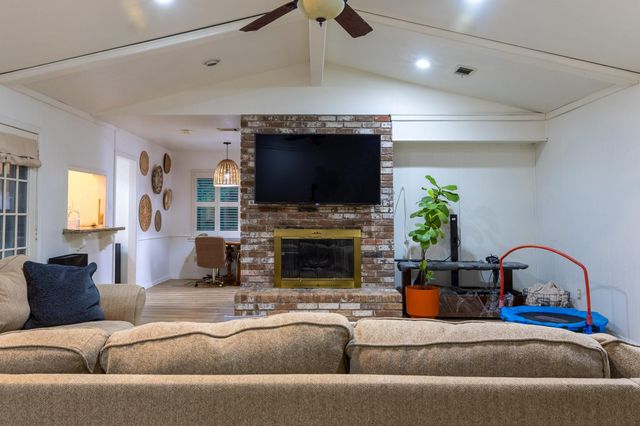 5711 Olympia Fields Lane, Houston, TX 77069
